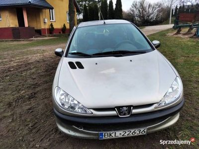 używany Peugeot 206 uszkodzony