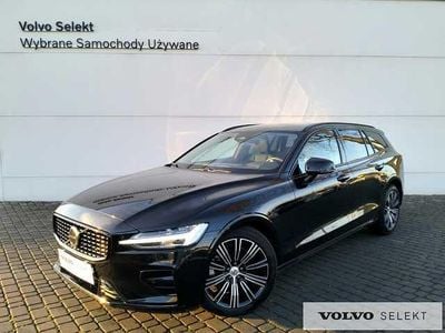 Używany Volvo V60 197 KM (144 kW) 2025 Czarny Kombi