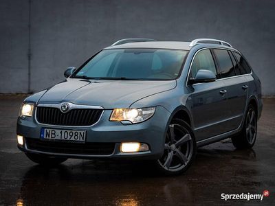 Używany Skoda Superb 140 KM (102 kW) 2012 Szary Kombi