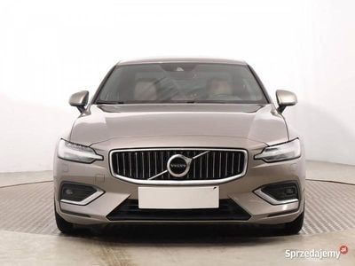 Używany Volvo S60 250 KM (183 kW) 2019 Złoty Sedan/Limuzyna