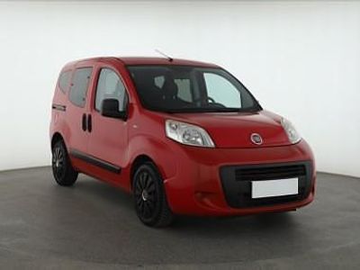 Używany Fiat Qubo Trekking 75 KM (55 kW) 2013 Czerwony Minivan
