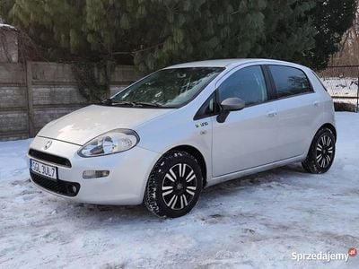 Używany Fiat Punto Young 2014 Srebrny Hatchback
