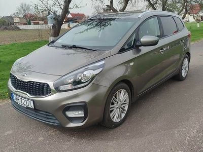 Złoty Używany 2018 Kia Carens Minivan | 37 500 zł (Uczciwa cena)