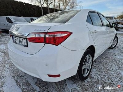 Biały Używany 2014 Toyota Corolla Sedan/Limuzyna | 32 900 zł (Dobra cena)