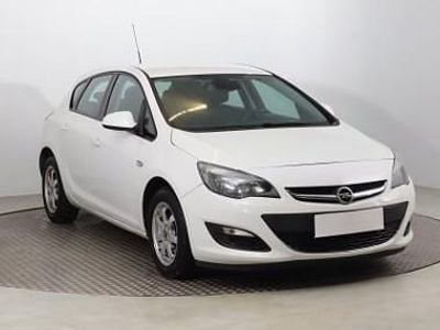 Używany Opel Astra 110 KM (80 kW) 2013 Biały Hatchback