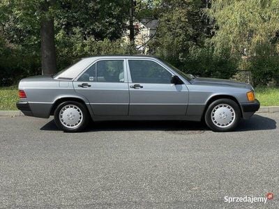 Używany Mercedes 190 1989 Sedan/Limuzyna
