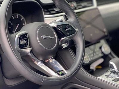 Używany Jaguar F-Pace 2022 Bordowy SUV