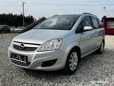 używany Opel Zafira 1.8dm 140KM 2009r. 200 000km