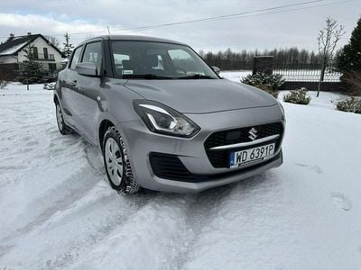 Używany Suzuki Swift 83 KM (61 kW) 2021 Srebrny Hatchback