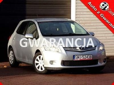 Używany Toyota Auris 90 KM (66 kW) 2011 Srebrny Hatchback