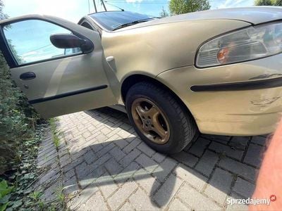 Złoty Używany 2004 Fiat Albea Sedan/Limuzyna | 3100 zł