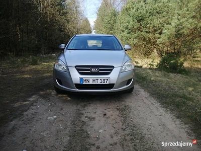 Używany Kia Ceed 109 KM (80 kW) 2007 Srebrny Hatchback