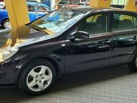 używany Opel Astra 1.8dm 140KM 2007r. 194 000km