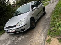 Używany Ford Focus 2001 Srebrny Hatchback