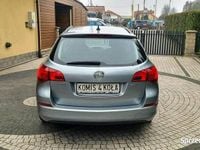 Używany Opel Astra 110 KM (80 kW) 2011 Inny (metalik) Kombi