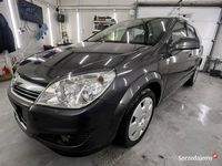 Używany Opel Astra 101 KM (74 kW) 2010 Grafitowy Sedan/Limuzyna