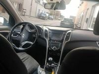 Używany Hyundai i30 2014 Brązowobeżowy Hatchback