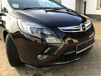 używany Opel Zafira 1.6dm 170KM 2016r. 194 400km