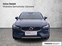 Używany Volvo V60 CC 250 KM (183 kW) 2022 Niebieski Kombi