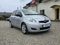 Używany Toyota Yaris 100 KM (73 kW) 2010 Srebrny Hatchback