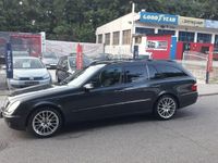 Używany Mercedes E220 Elegance 150 KM (110 kW) 2004 Grafitowy Sedan/Limuzyna