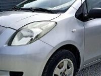 używany Toyota Yaris 1,0 69 KM, Klimatyzacja, Salon Polska, 2. Ręka…