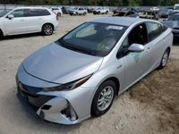 używany Toyota Prius 1.8dm 121KM 2017r. 118 500km