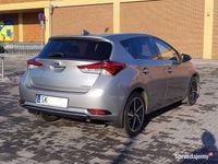 Używany Toyota Auris Hybrid 2017 Srebrny Hatchback