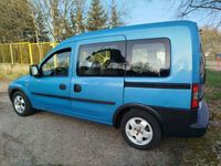 używany Opel Combo 1.6dm 102KM 2002r. 284 552km