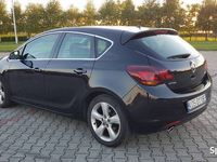 Używany Opel Astra Cosmo 2010 Czarny Hatchback