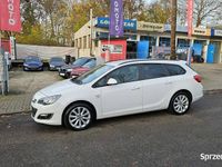 Używany Opel Astra 140 KM (102 kW) 2013 Biały Kombi