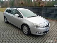 Używany Opel Astra 2011 Srebrny Kombi