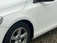Używany Volvo V40 Momentum 150 KM (110 kW) 2014 Czarny Hatchback