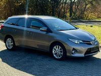 używany Toyota Auris 1.6dm 132KM 2013r. 158 000km