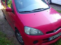 Używany Daihatsu YRV 2002 Czerwony Minivan
