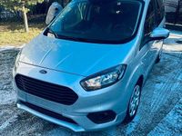 Używany Ford Courier 2019 Srebrny Minivan