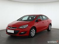 Używany Opel Astra 140 KM (102 kW) 2015 Czerwony Sedan/Limuzyna