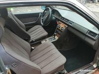 Używany Mercedes 230 1988 Beżowy Coupe