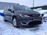 Używany Chrysler Pacifica 2017 Czarny Minivan