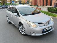 Używany Toyota Avensis 2011 Srebrny Kombi