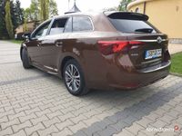 używany Toyota Avensis 