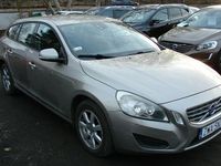 Używany Volvo V60 115 KM (84 kW) 2013 Srebrny Kombi