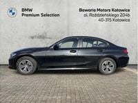 Używany BMW 318 Advantage 150 KM (110 kW) 2021 Czarny szafir metalizowany Sedan/Limuzyna