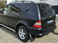 używany Mercedes ML320 W163