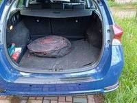 Używany Toyota Auris Hybrid 2018 Granatowy Kombi