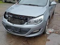 używany Opel Astra Sports Tourer 2013r 1.6 turbo