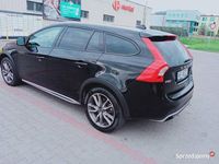 Używany Volvo V60 CC 2016 Czarny Kombi