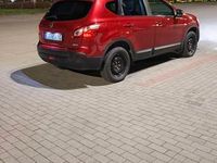 Używany Nissan Qashqai Tekna 110 KM (80 kW) 2011 Bordowy SUV