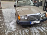 używany Mercedes 250 W124Diesel Wyprzedaż kolekcji.!! Dużo Innych