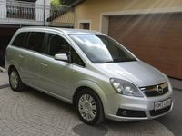 używany Opel Zafira 1.6dm 105KM 2007r. 207 000km